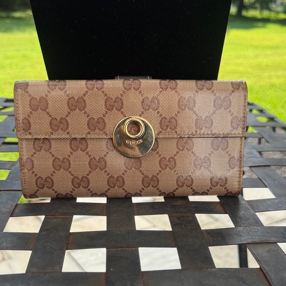 Gucci Tan and Brown Monogram Wallet - Picture 1 of 13